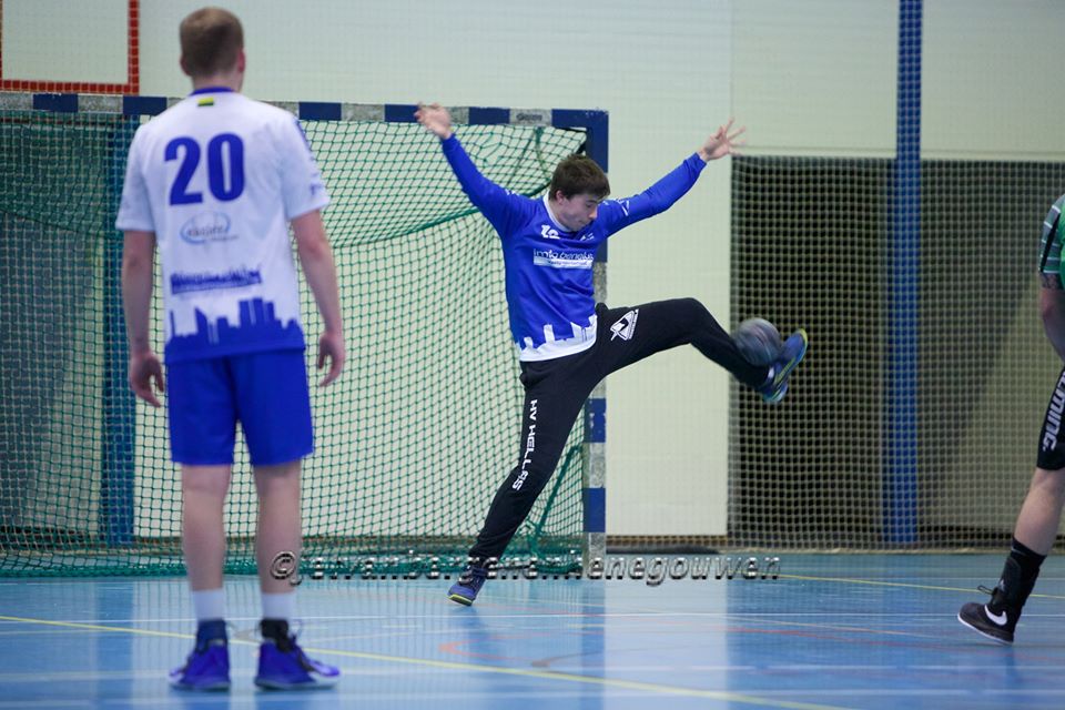 HELLAS-KEEPER CASPAR HOVINGH TIJDELIJK UITGESCHAKELD