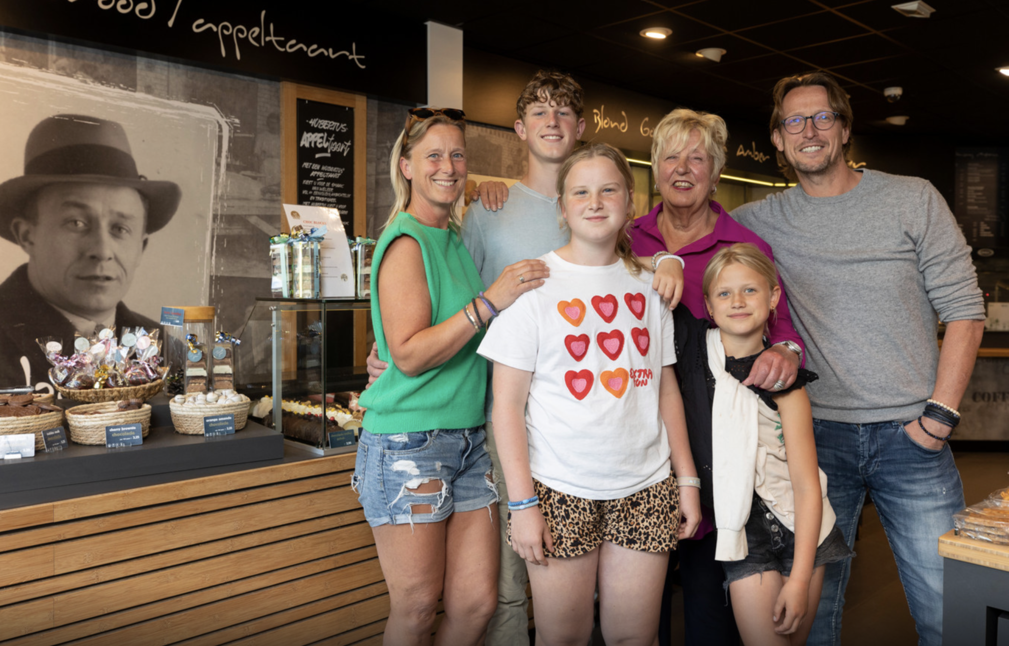 Handbalfamilie tovert bakkerij om tot lunchroom: ‘De traditie van toen en de smaak van nu’